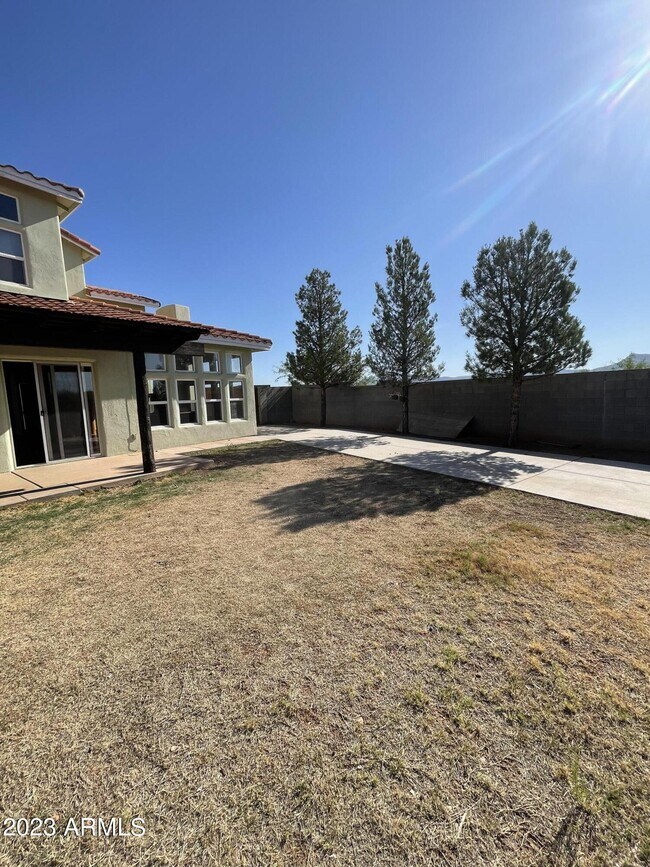 Building Photo - 4101 Santa Fe Ave