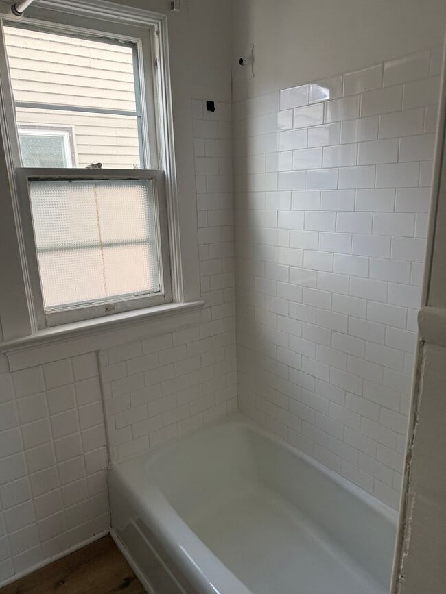 Building Photo - 1305 S 12th St