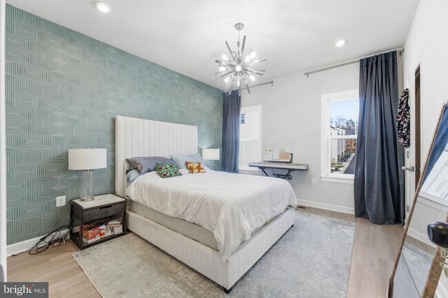 Building Photo - 2818 Dart Dr