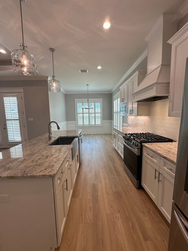 Building Photo - RENT IN FALLSCHASE HOA COMMUNITY, NEW CONS...