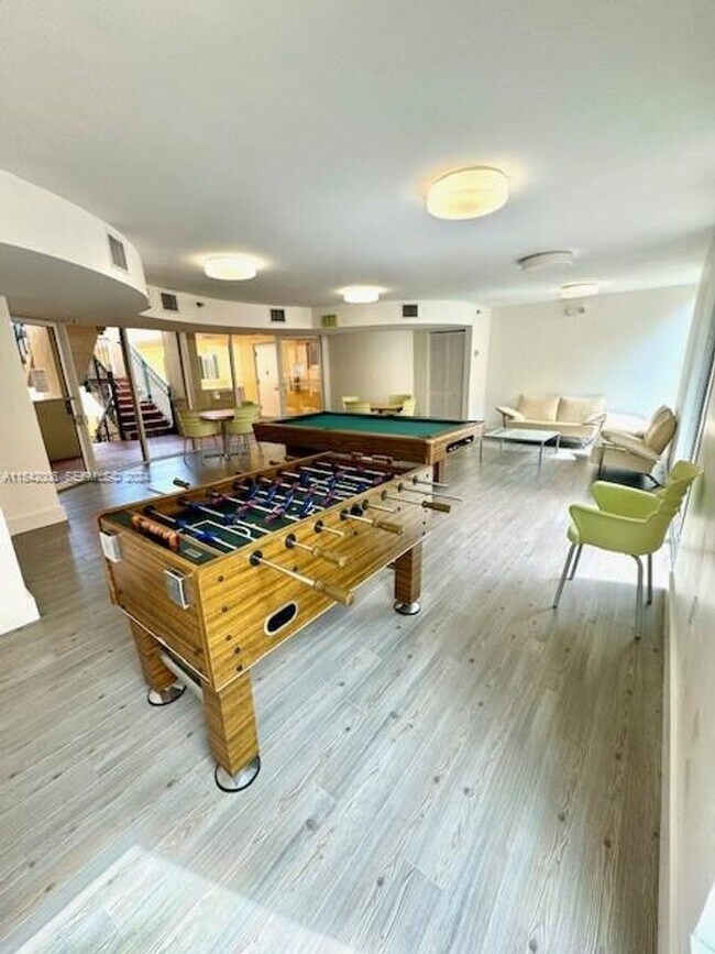 Building Photo - 8888 Collins Ave