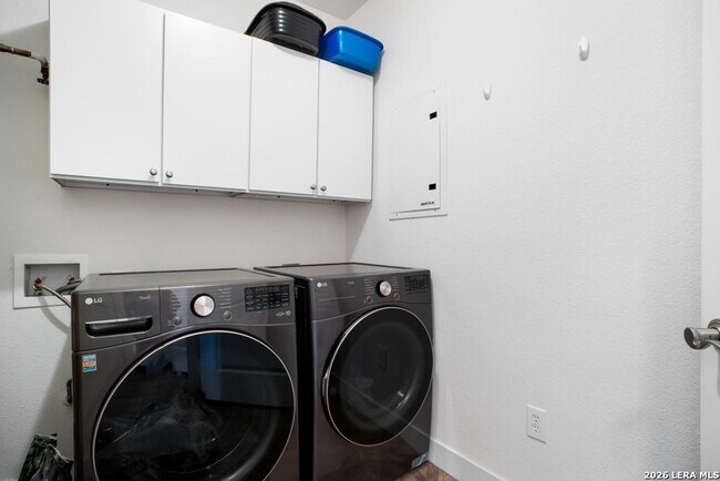 Building Photo - 2 Bedroom/2 Bath The Pinnacle At Oak Hills