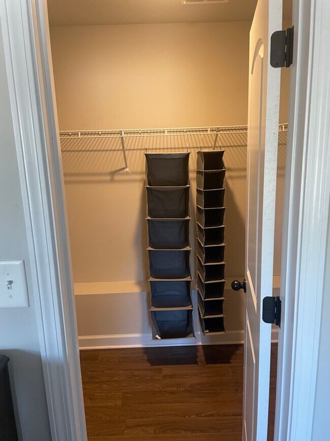 Building Photo - Furnished Rental Available Soon!