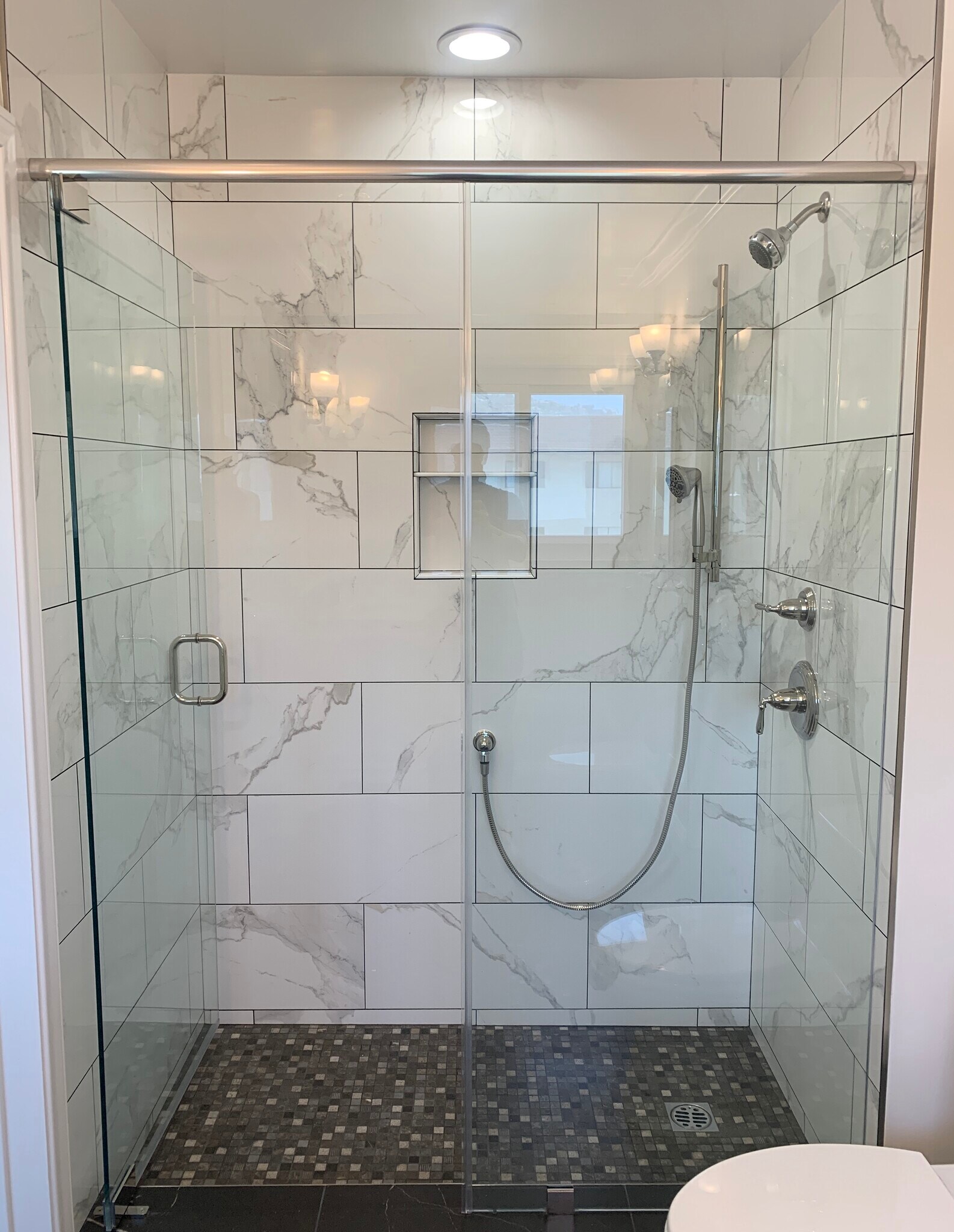 Shower 1 - 7560 Hollywood Blvd