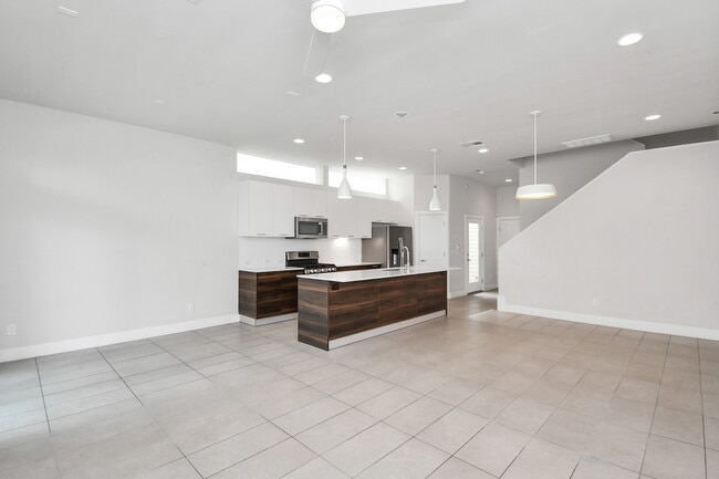 Building Photo - 4709 Oats St