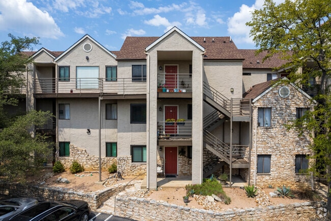 Primary Photo - Deatonhill Condominiums