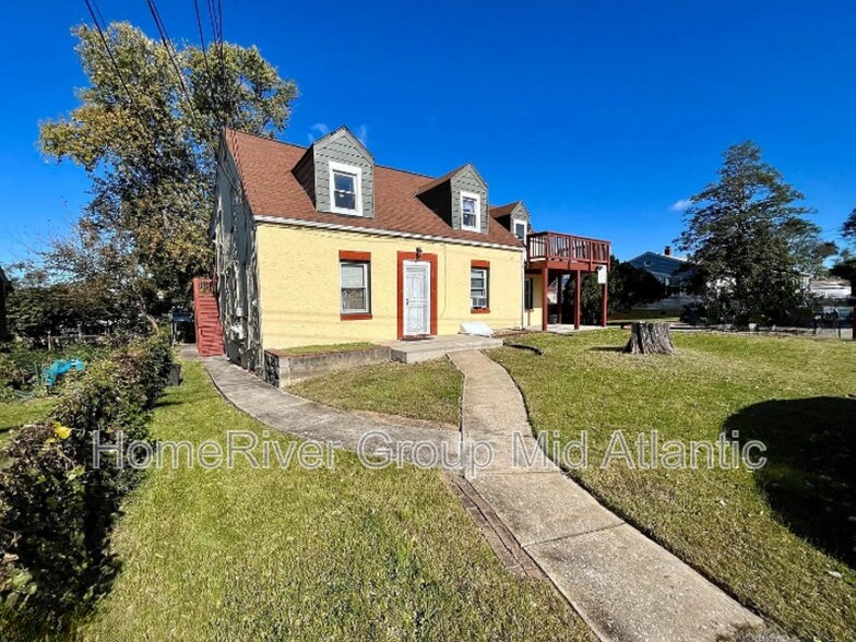 Primary Photo - 1208 Daniels Ave
