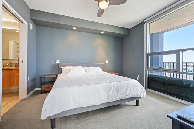 Building Photo - 321 10th Ave