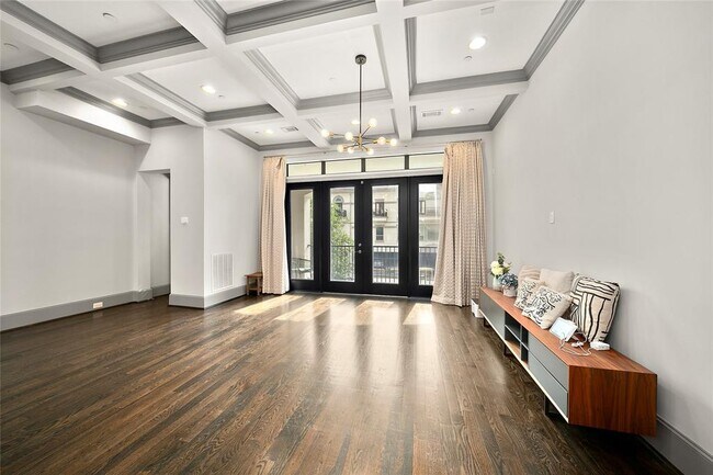 Building Photo - 2905 Bering Dr