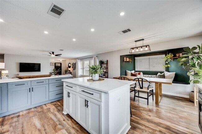 Building Photo - 721 Betterman Dr