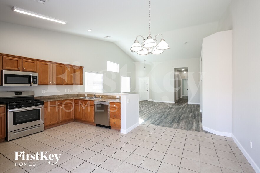 Building Photo - 6138 Sydney Bay Ct