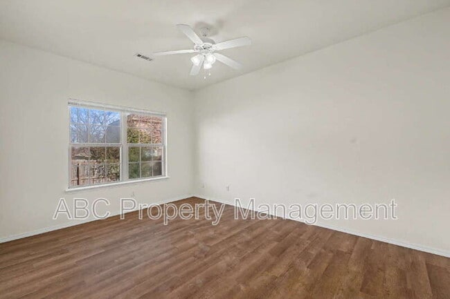 Building Photo - 3006 SW Deerfield Blvd