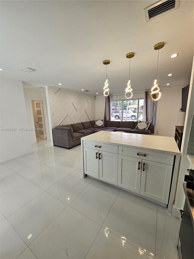 Building Photo - 1421 NW 65th Terrace