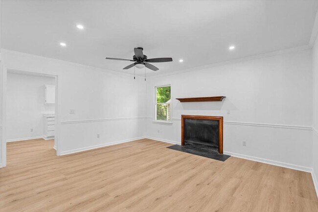 Building Photo - 120 Arcaro Dr