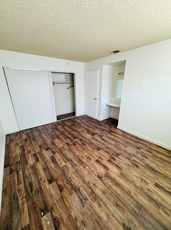 Building Photo - 5169