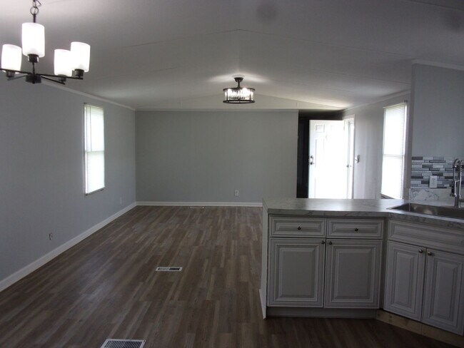 Building Photo - 314 Clayton Ave