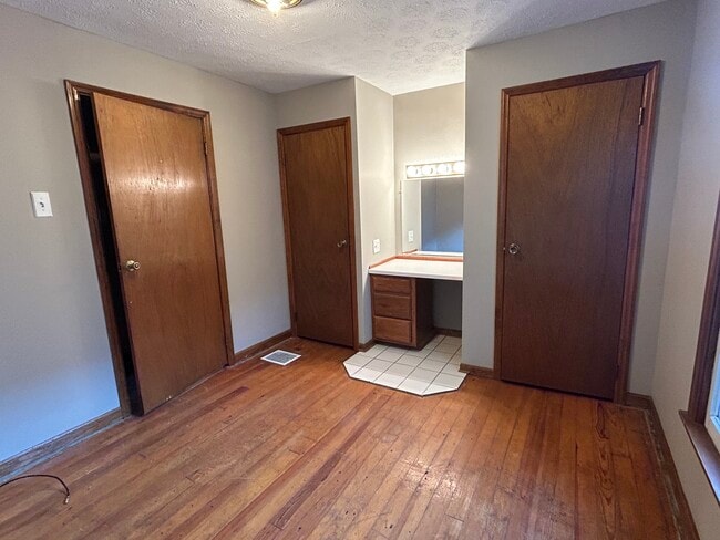 Building Photo - 338 Poplar St