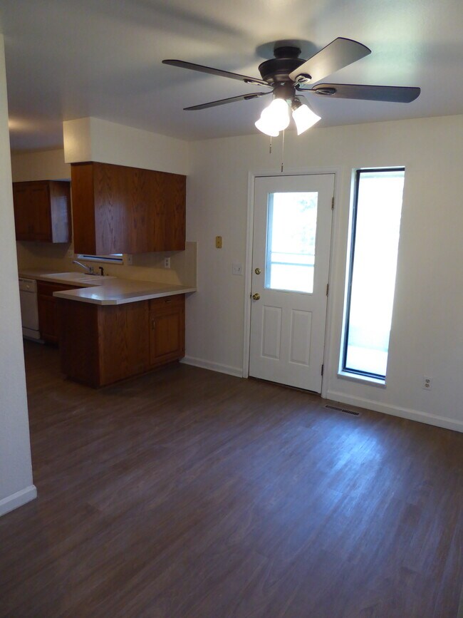 Building Photo - 808 Horizon Ave