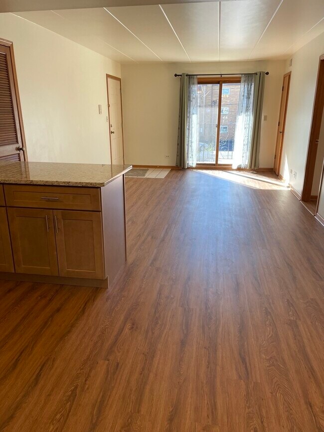 Building Photo - 9532 Minnick Ave