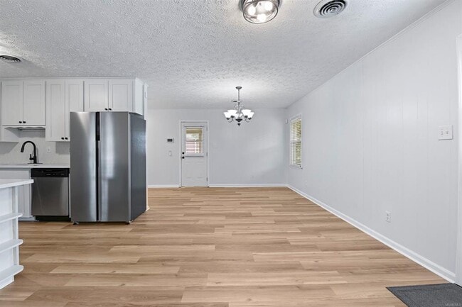 Building Photo - 111 Lori St