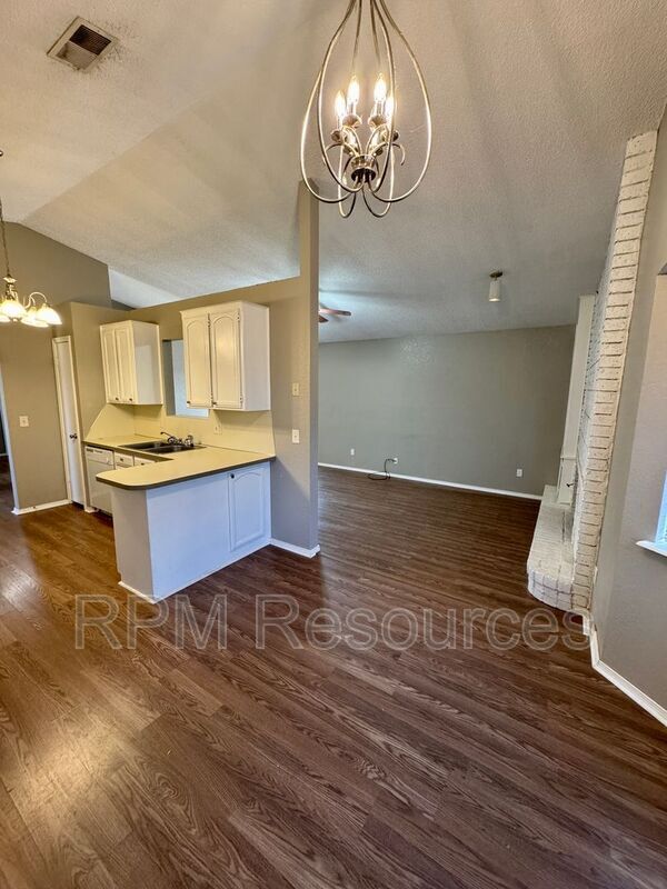 Building Photo - 8317 Woodhue Dr