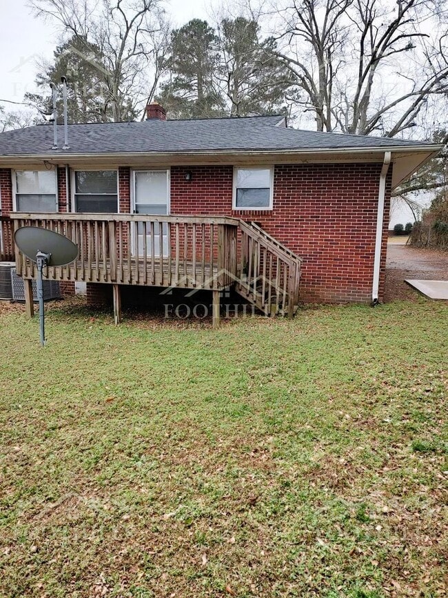 Building Photo - 2712 Cedar Ln