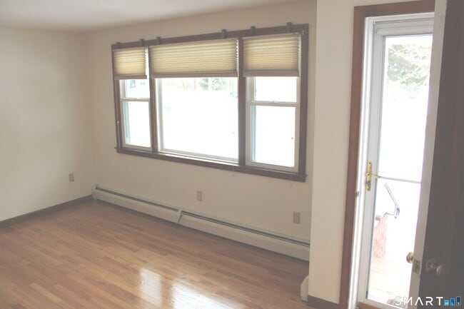 Building Photo - 14 Knollwood Dr