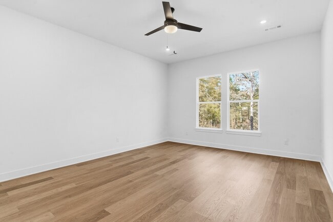 Building Photo - 1822 E Fiji St