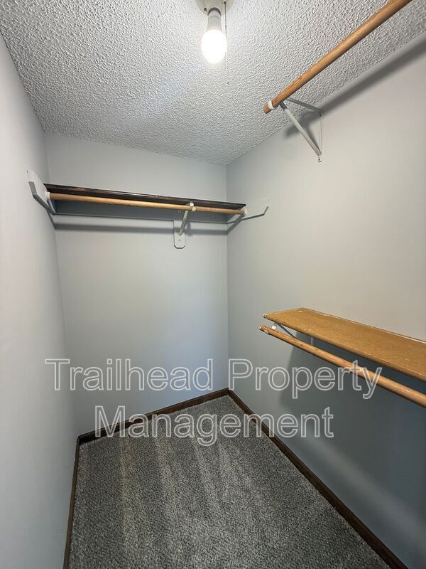 Building Photo - 3413 NW Duncan Rd