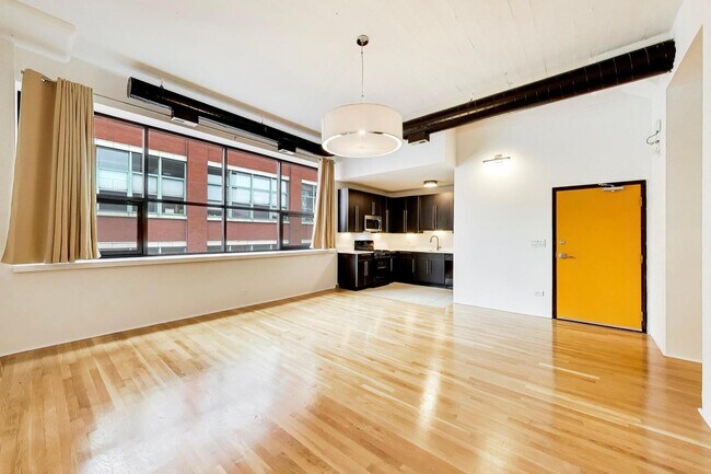 Building Photo - 1021 S State St