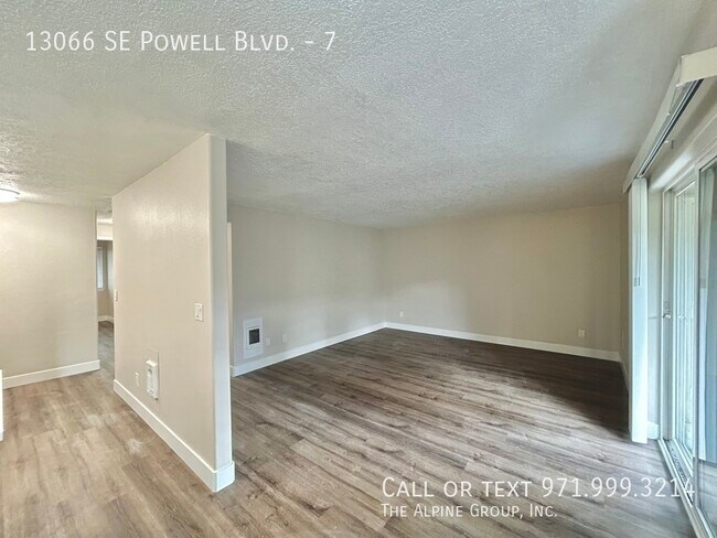 Building Photo - 13066 SE Powell Blvd