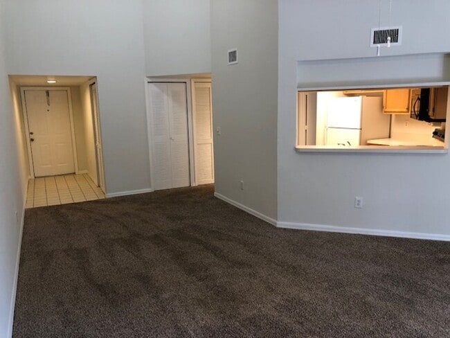 Building Photo - 9648 Windsor Gardens Ln