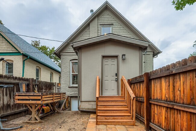 Building Photo - 536 E 2nd Ave