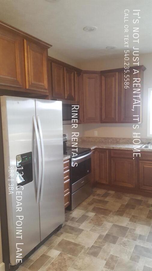 Building Photo - 132 Cedar Point Ln