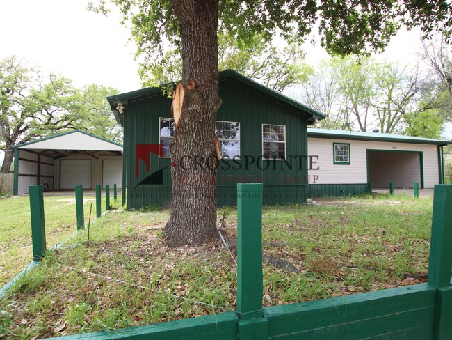 Building Photo - Coming Soon! 3 Bedroom 2 Bath in Bullard! Large Shop!