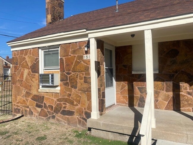 Building Photo - Central Park Apartments