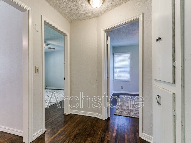 Building Photo - 1732 Carlisle Rd