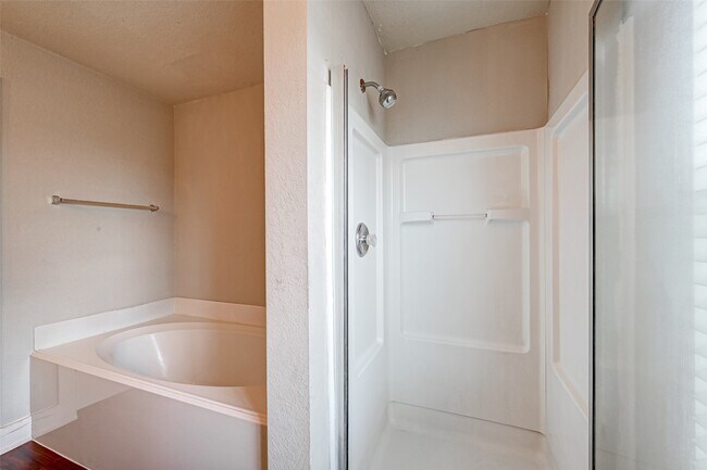 Building Photo - 7603 Chalk Hill