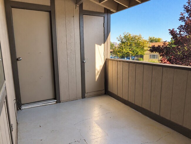 Building Photo - 2345 Tripp Dr