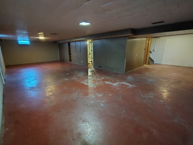 Building Photo - 2710 N Rockton Ave