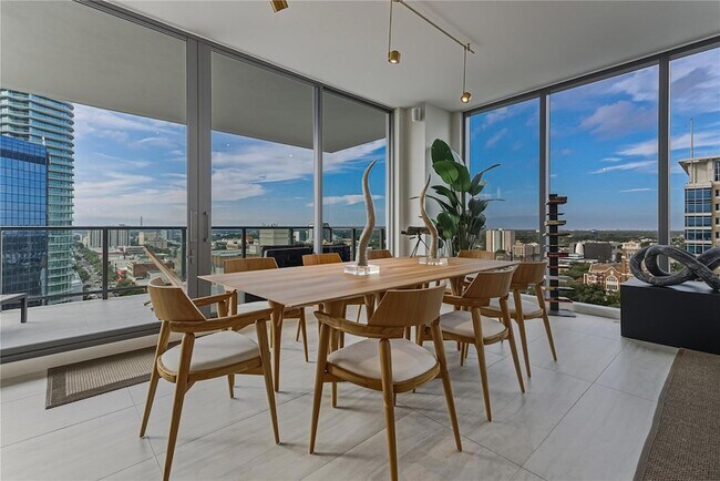 Building Photo - 275 1st Ave S