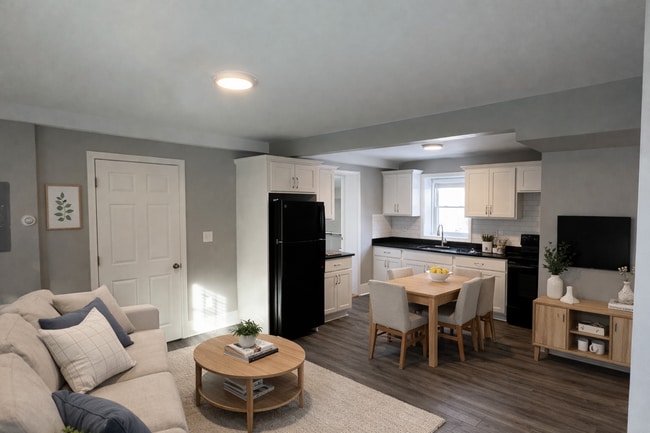 Building Photo - 17 S State St