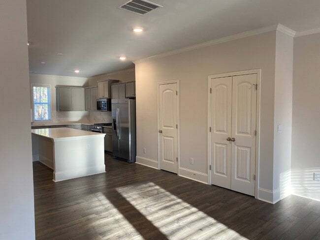 Building Photo - Modern 3-Story Townhome Near Woodstock High & Middle School