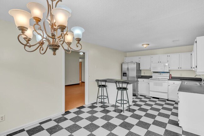 Building Photo - 295 Riggs Rd