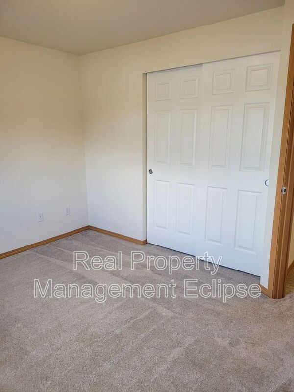 Building Photo - 1108 73rd Dr SE