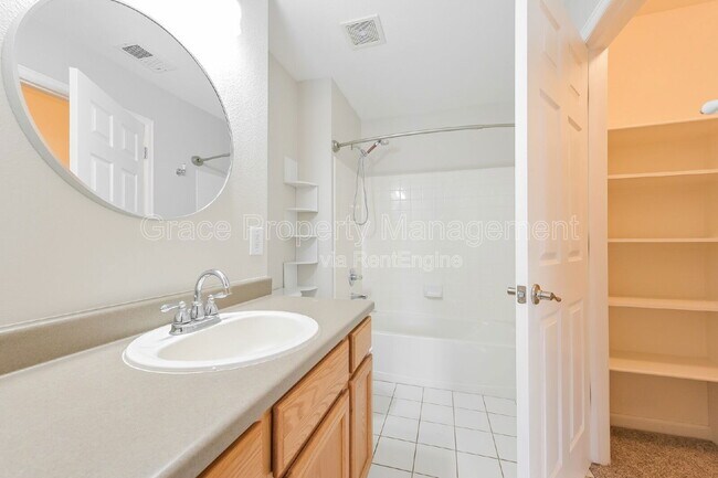 Building Photo - 1495 Red Cliff Way