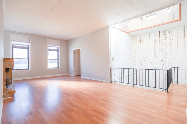 Building Photo - 1580 N Clybourn Ave