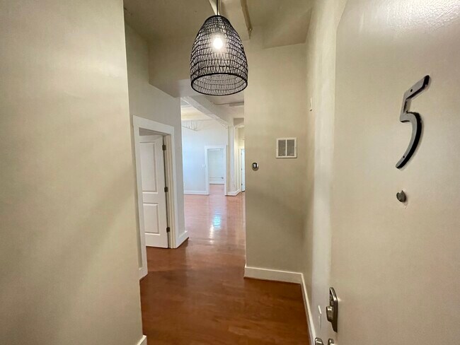 Building Photo - 2318 Herbert Hamlet Aly