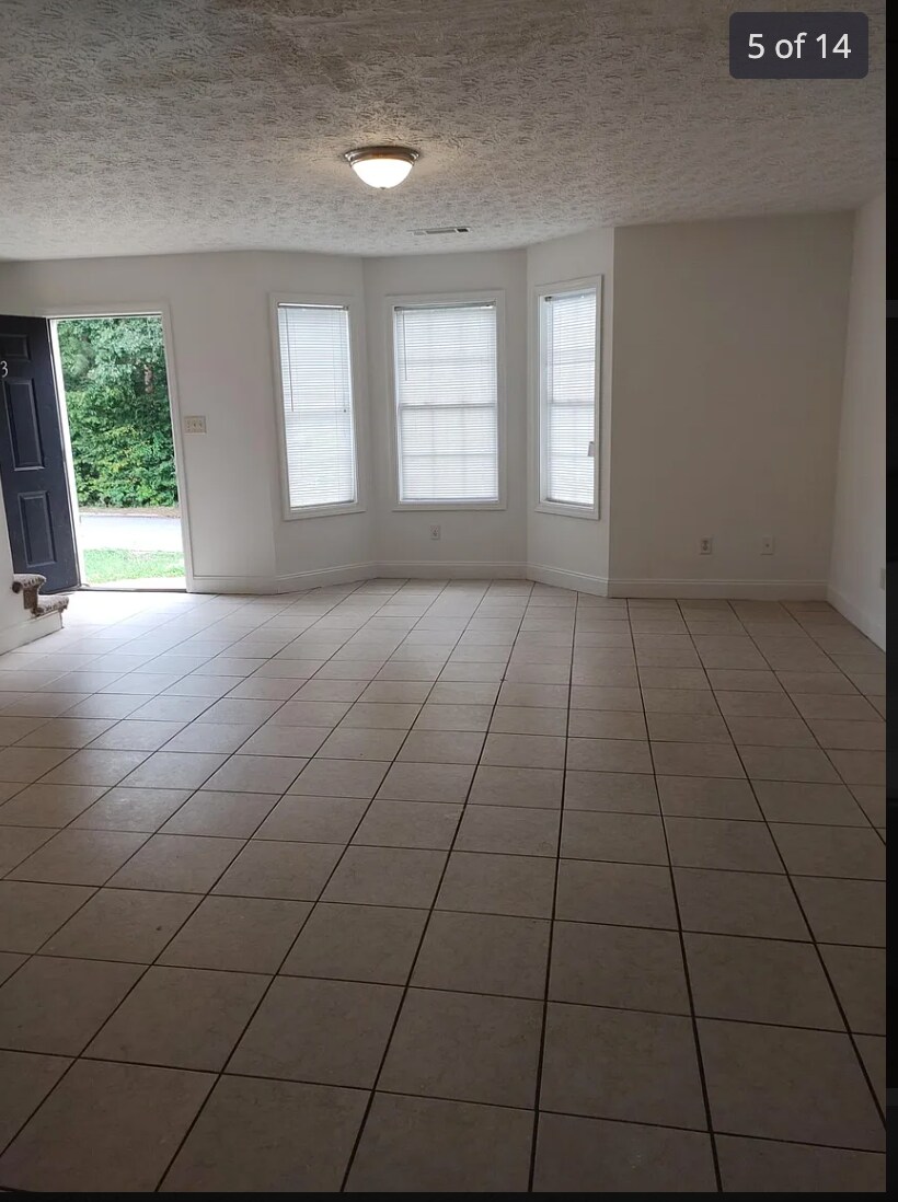 Building Photo - 203 Westchester Cir