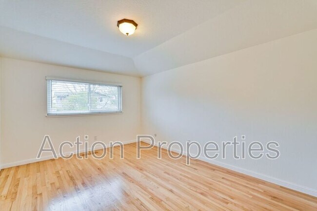 Building Photo - 2685 Yorkton Dr